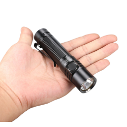 Lampe tactique compacte rechargeable G15 LED - 4000 lumens